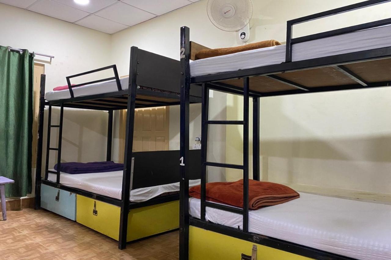 Vagabond Stay Hostel Varanasi Exterior photo