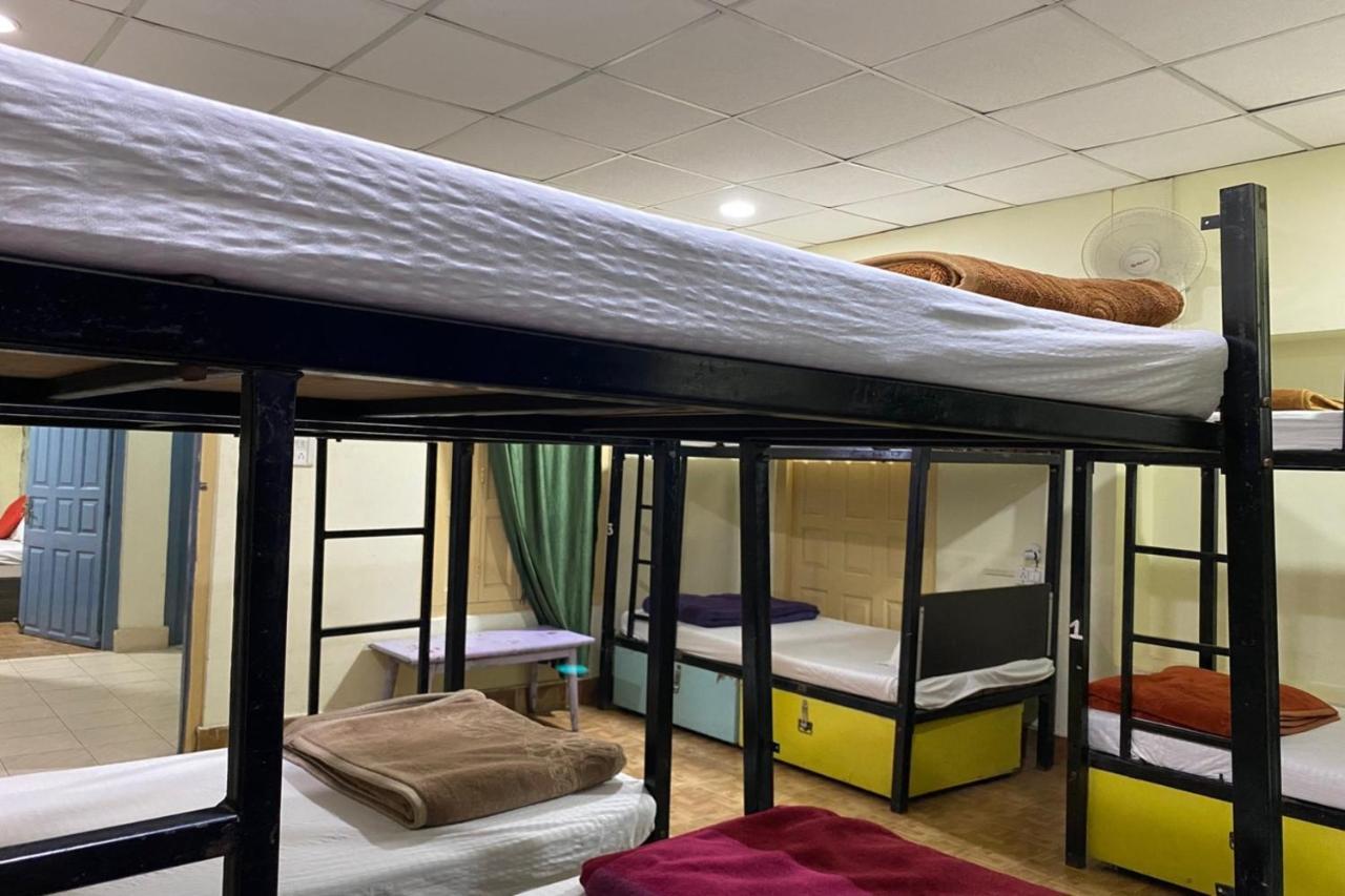 Vagabond Stay Hostel Varanasi Exterior photo