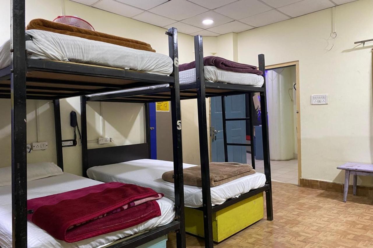 Vagabond Stay Hostel Varanasi Exterior photo
