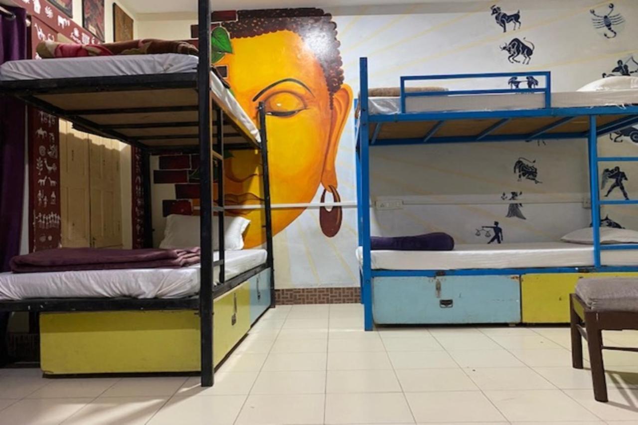 Vagabond Stay Hostel Varanasi Exterior photo