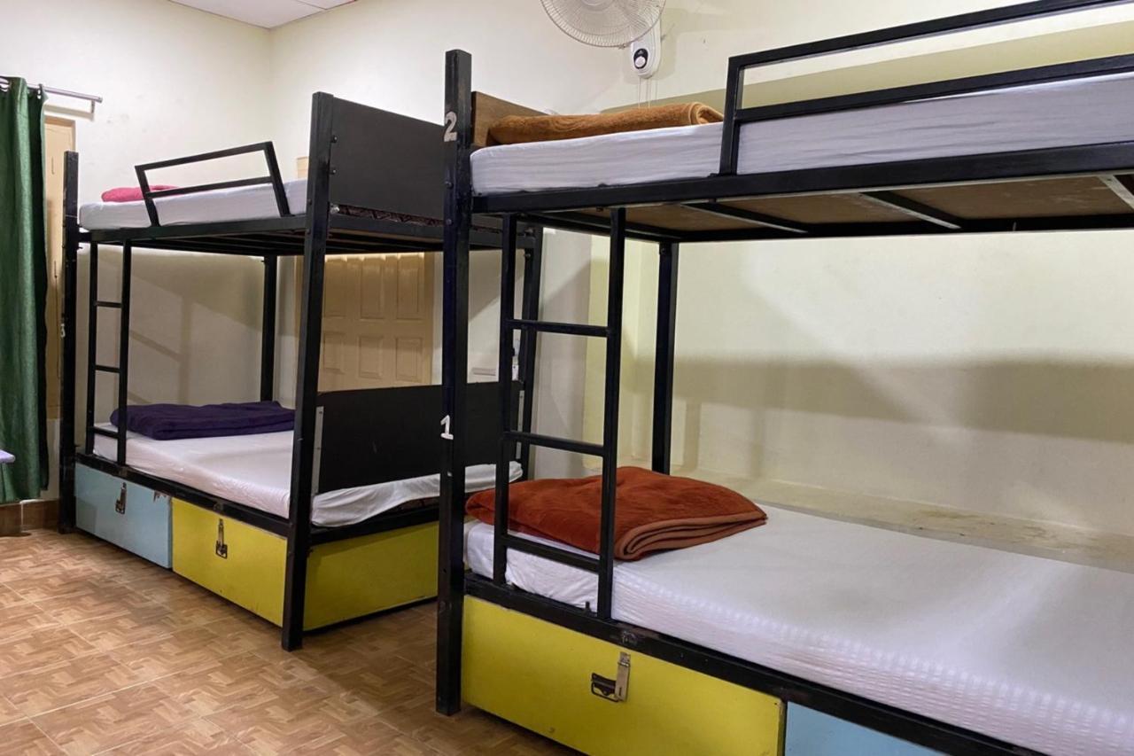 Vagabond Stay Hostel Varanasi Exterior photo